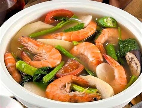  Sinigang na Hipon: Ekşi ve Lezzetli Bir Deniz Ürünü Çorbası Deneyimi!