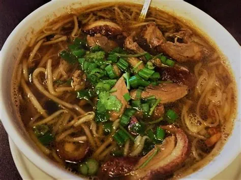  Taizhou Yıkılmaz Noodle Çorbası: Yoğun Baharatlı Lezzetler ve Krep Gibi Esnek Noodle'lar Birleşsin mi?